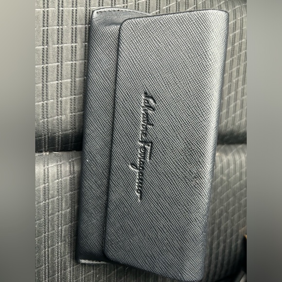 Women’s Ferragamo Sunglasses - Picture 3 of 3